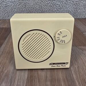 Americana Solid State AM Radio Model 620 Cream Vintage Portable Tested Works